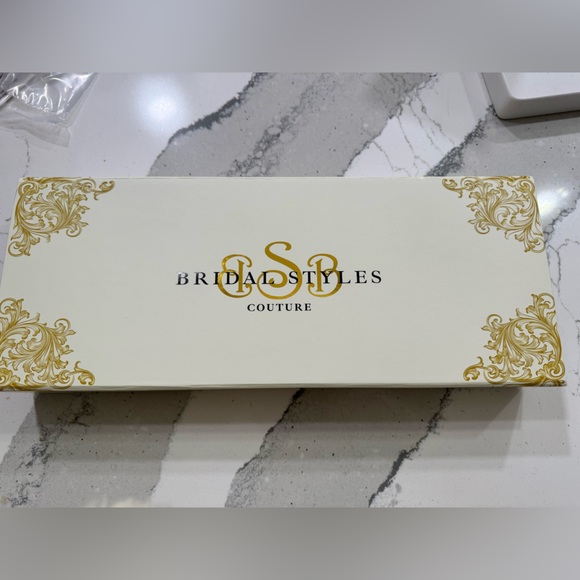 Luxury Bridal Headpiece / Crystal and Flower Branch Vine - Picture 8 of 12